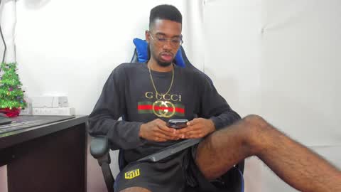 Snapshot of kofi_exotic_ chatting on 12/11/24, 12:23 kofi online show from 12/11/24, 12:23