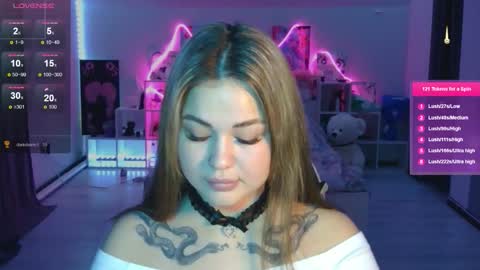 Snapshot of kokokolla chatting on 11/01/25, 10:12 Mia online show from 11/01/25, 10:12