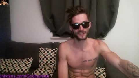Snapshot of kolexis chatting on 10/25/25, 04:31 GodihumanAthena online show from 10/25/25, 04:31