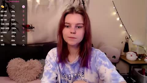 Snapshot of komorebbi chatting on 01/01/25, 11:18 Marta online show from 01/01/25, 11:18