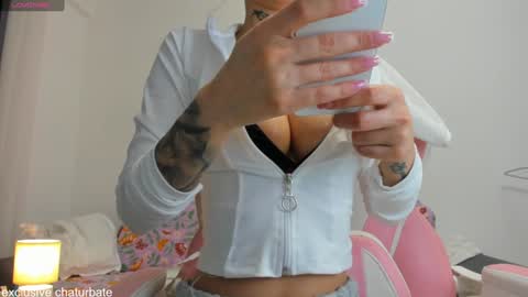 Snapshot of komydoll chatting on 11/16/25, 11:10 kamydoll online show from 11/16/25, 11:10