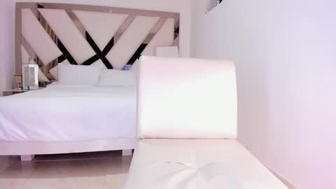 Koral Cuz online show from 10/23/25, 05:01