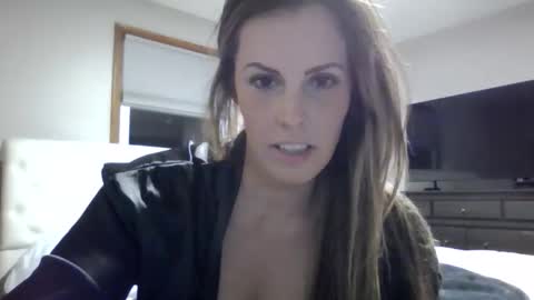 Snapshot of koralynn777 chatting on 10/19/25, 04:24 KoraLynn777 online show from 10/19/25, 04:24