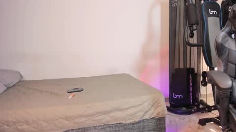 Snapshot of koramoon chatting on 10/15/25, 03:12 Sara Altgirl online show from 10/15/25, 03:12