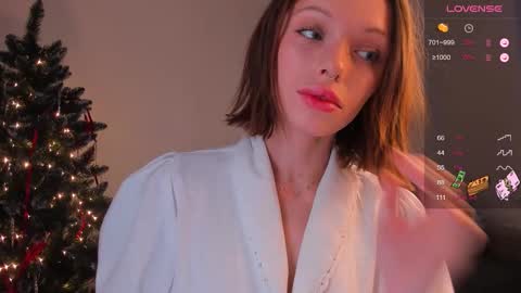Snapshot of kossie_ chatting on 12/04/24, 12:03 kossie_ online show from 12/04/24, 12:03