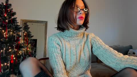 Snapshot of kossie_ chatting on 12/13/24, 11:45 kossie_ online show from 12/13/24, 11:45