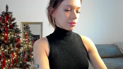 Snapshot of kossie_ chatting on 12/20/24, 11:43 kossie_ online show from 12/20/24, 11:43