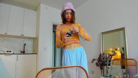 Snapshot of kossie_ chatting on 02/06/25, 11:54 kossie_ online show from 02/06/25, 11:54