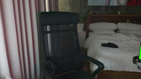 Danny online show from 11/29/25, 05:43