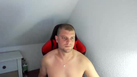Snapshot of kozik1992 chatting on 10/12/25, 04:50 Bartek online show from 10/12/25, 04:50