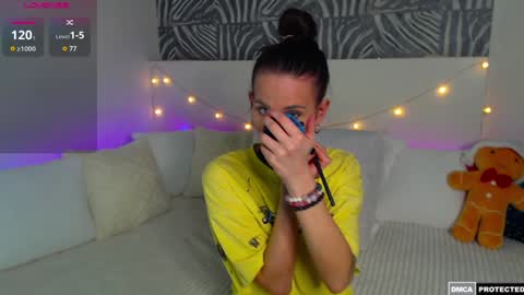 Snapshot of kris_167 chatting on 02/05/25, 09:07 Kris online show from 02/05/25, 09:07