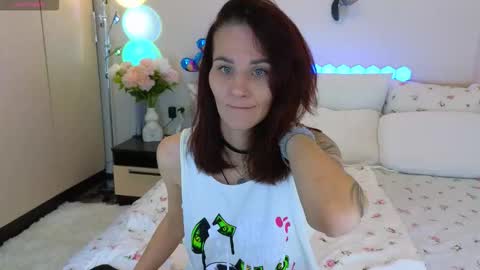 Snapshot of kris_167 chatting on 10/25/25, 08:36 Kris online show from 10/25/25, 08:36