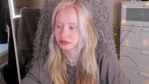 kris_grant online show from 10/14/25, 10:38