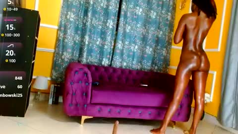 Snapshot of krissy_nile995 chatting on 02/16/25, 12:21 Thaterotic woman online show from 02/16/25, 12:21