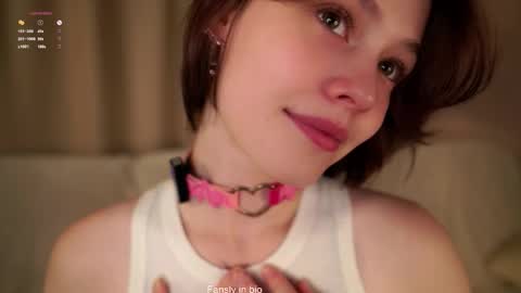 Snapshot of krissyhei chatting on 10/15/25, 01:06 Sarah online show from 10/15/25, 01:06