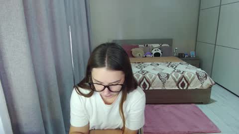 twitter    Annemarye 23 online show from 09/16/25, 06:58