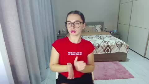 twitter    Annemarye 23 online show from 11/20/25, 06:24