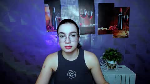 Snapshot of kristenx_x chatting on 09/17/25, 10:28 Kristen online show from 09/17/25, 10:28