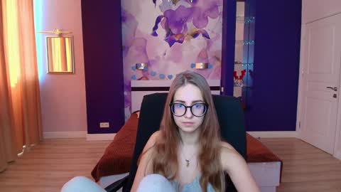 Kristina Adel online show from 01/20/25, 10:51