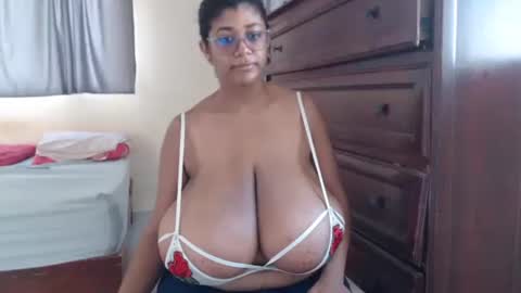 Snapshot of kristinamilan chatting on 09/23/25, 12:52 KristinaMilan online show from 09/23/25, 12:52