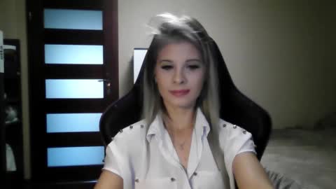 KristineAmore online show from 09/18/25, 06:26