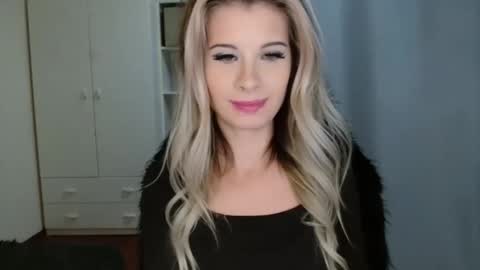 KristineAmore online show from 11/11/25, 07:25