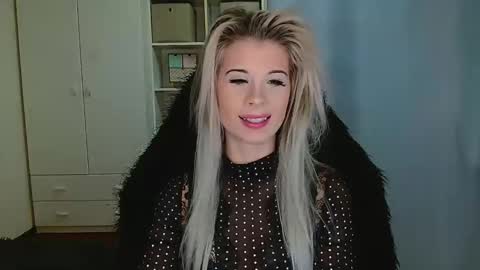 KristineAmore online show from 11/20/25, 07:41