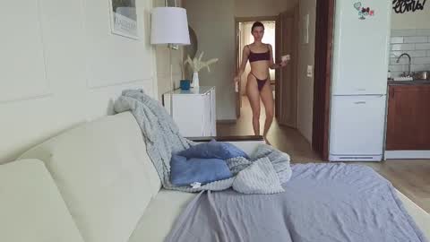 Snapshot of kristinesmith chatting on 10/20/25, 07:31 Kristi online show from 10/20/25, 07:31