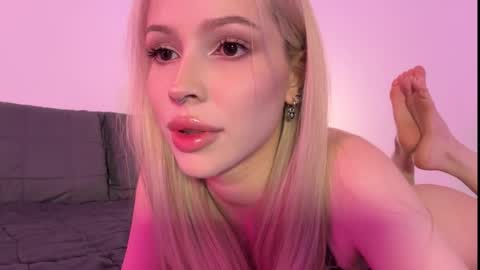 Snapshot of kristy_babe chatting on 10/16/25, 11:39 Kristy and Alice online show from 10/16/25, 11:39