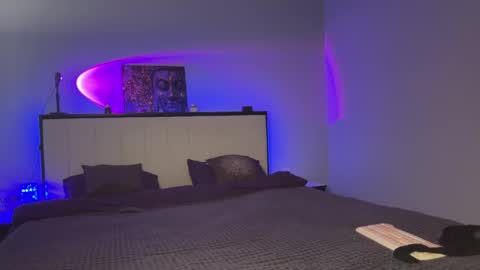 Snapshot of kristy_saint chatting on 02/26/25, 06:04 Kristi online show from 02/26/25, 06:04