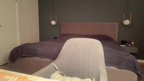 Snapshot of kristy_saint chatting on 09/23/25, 04:04 Kristi online show from 09/23/25, 04:04