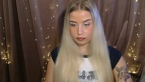 Snapshot of kristyflowers chatting on 12/12/24, 03:48 KristyFlowers online show from 12/12/24, 03:48