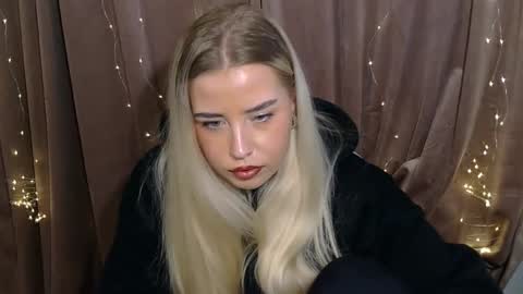 Snapshot of kristyflowers chatting on 12/12/24, 07:26 KristyFlowers online show from 12/12/24, 07:26