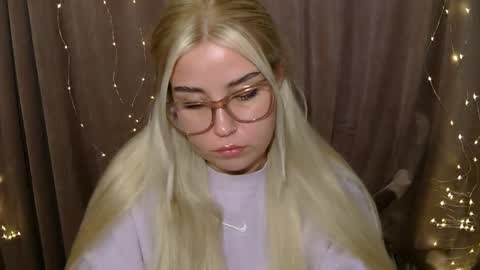 Snapshot of kristyflowers chatting on 12/19/24, 08:23 KristyFlowers online show from 12/19/24, 08:23
