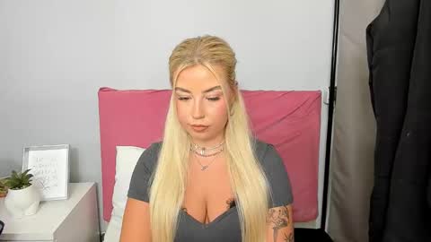 Snapshot of kristyflowers chatting on 01/15/25, 09:02 KristyFlowers online show from 01/15/25, 09:02