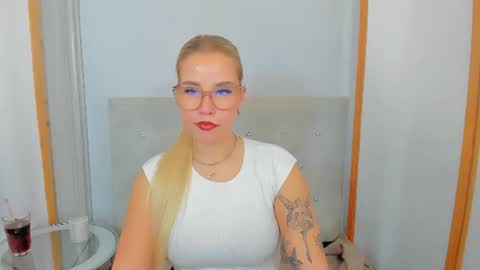 Snapshot of kristyflowers chatting on 03/04/25, 06:26 KristyFlowers online show from 03/04/25, 06:26