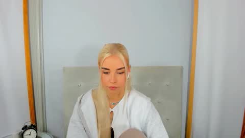 Snapshot of kristyflowers chatting on 09/12/25, 03:12 KristyFlowers online show from 09/12/25, 03:12