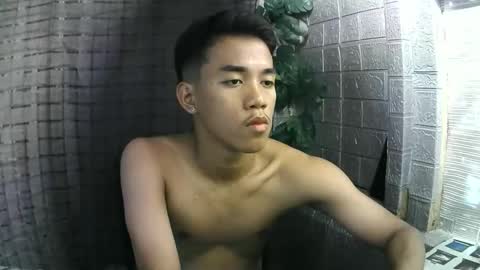 Snapshot of kritthanarkorn chatting on 11/10/25, 07:40 kritthanarkorn online show from 11/10/25, 07:40