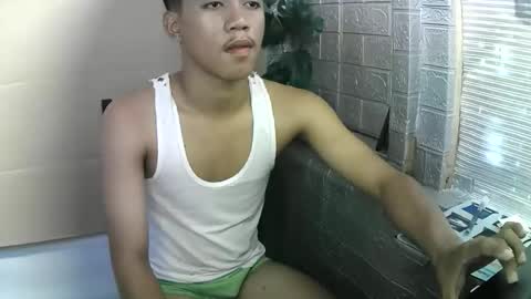 Snapshot of kritthanarkorn chatting on 11/13/25, 06:12 kritthanarkorn online show from 11/13/25, 06:12