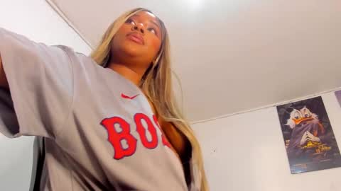 Snapshot of krixtybrown chatting on 01/03/25, 11:55 krixty online show from 01/03/25, 11:55