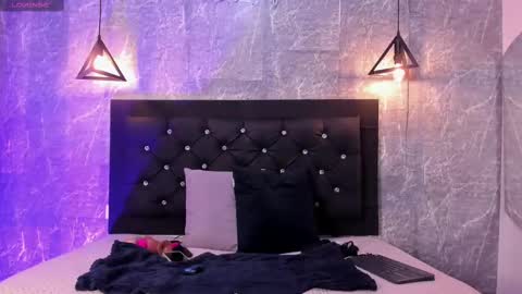 Kystal Taylor online show from 10/06/25, 01:08