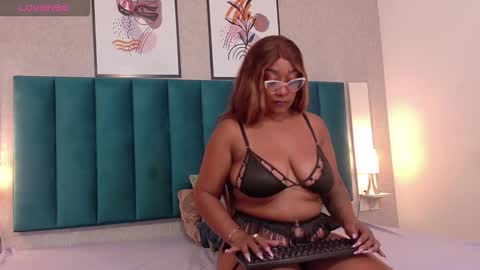 Snapshot of krystalross1 chatting on 11/17/25, 07:52 Krystal Ross online show from 11/17/25, 07:52