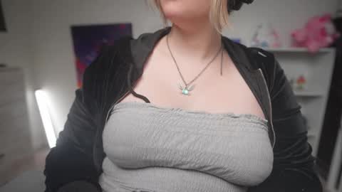 Krystal Syx online show from 10/10/25, 01:26