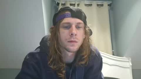 krytiar1992 online show from 10/21/25, 02:01