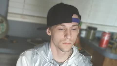 krytiar1992 online show from 11/12/25, 08:37