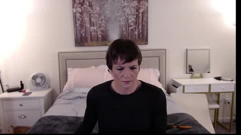 Snapshot of ktrichards77 chatting on 11/03/25, 01:08 Cait online show from 11/03/25, 01:08