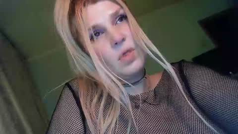 Snapshot of kudesnizza chatting on 02/09/25, 02:18 Annika MTF ts post -op online show from 02/09/25, 02:18