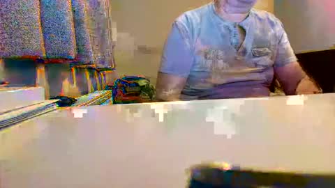 Snapshot of kuipers_1976 chatting on 10/13/25, 08:09 kuipers_1976 online show from 10/13/25, 08:09