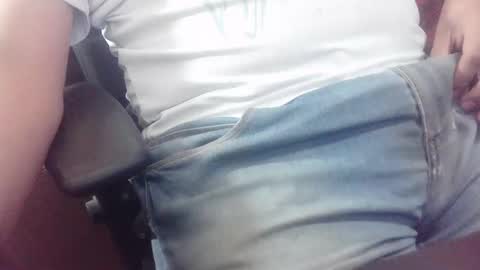 Snapshot of kunahub17 chatting on 09/13/25, 04:34 kunahub17 online show from 09/13/25, 04:34