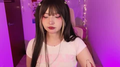 Snapshot of kurochan420 chatting on 11/04/25, 11:37 Andy online show from 11/04/25, 11:37